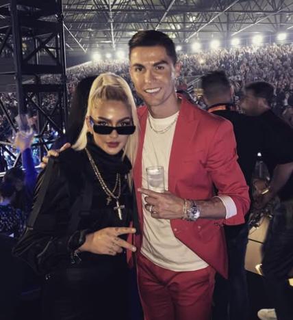 El insólito motivo por el que la estrella del Borussia Dortmund dejaría el club: la petición de su novia