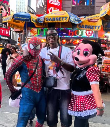 Mbappé y su mejor amigo se soltaron con Bad Bunny; Endrick festeja en exótico país y Vinicius sorprende