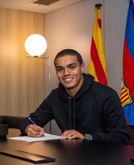 La noticia que más esperaba Ronaldinho: será abuelo con 45 años y así lo anunció su preciosa nuera influencer