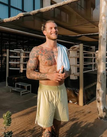 La nueva vida de Karius tras quedarse sin equipo y su esposa Diletta Leotta enamora en Miami