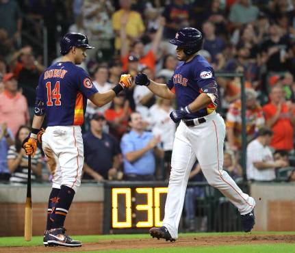 Mauricio Dubón duplica sus hits: ¡suma 105 imparables! y Astros de Houston reciben paliza de Medias Rojas de Boston