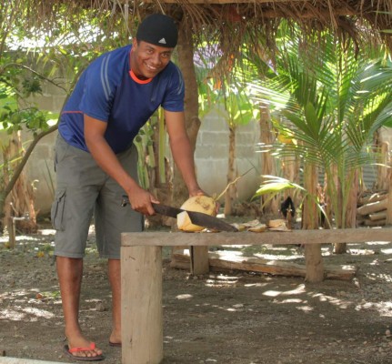 FOTOS: Así es la vida como albañil del defensa Henry Clark