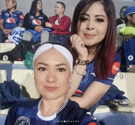 Presentadora que sufrió lesión tras avalancha en la final Motagua-Saprissa deja el hospital