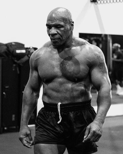 Tremendo: así luce Mike Tyson a sus 58 años antes de volver al ring y reveló el motivo de su pelea contra Jake Paul