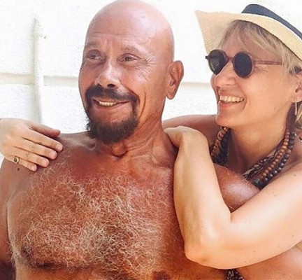 Impactantes fotos: Instructor de yoga tiene 95 años y aparenta la mitad