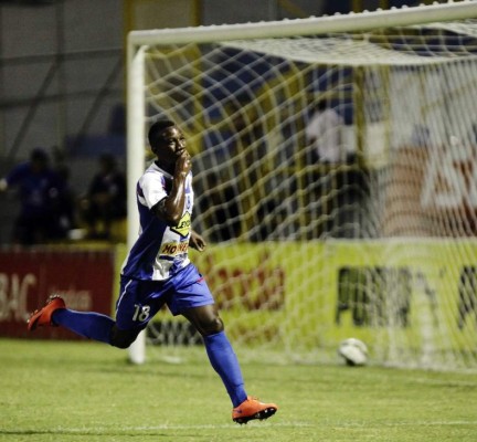 10 jugadores hondureños que podrían marcharse al extranjero este 2016