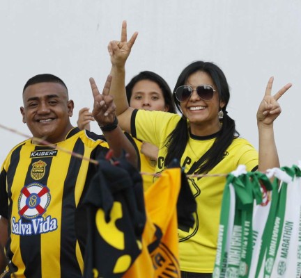 FOTOS: La belleza se robó el show en la semi entre Real España y Marathón