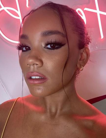 Keyrol, hijo de Maynor Figueroa, presume a su bella novia Gisele en las redes sociales: “Mi amor”