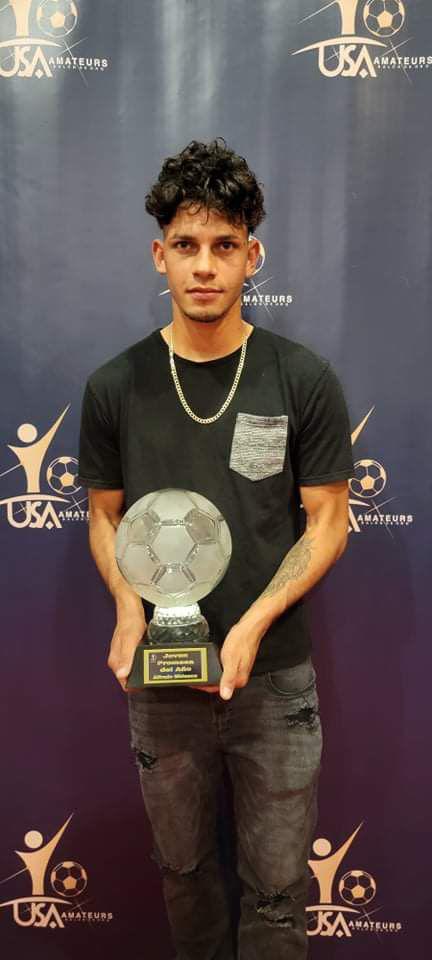 Alfredo Midense es un chico de Honduras que juega de mediocampista. Tiene 19 años y en los próximos días realizará una prueba en el Monterrey de México.