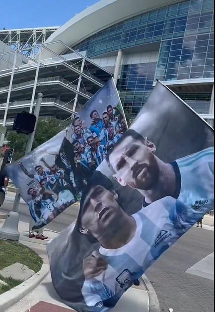 Copa América: la fiesta de la afición de Argentina para el duelo con Ecuador y Antonela Rocuzzo se roba las miradas