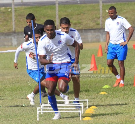 ¡Con nuevo delantero! Así fue el entrenamiento del Olimpia a un día de empezar el torneo