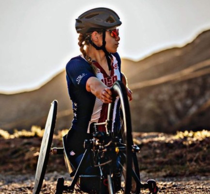 La impactante confesión de Oksana Masters: marcada por la explosión de Chernobyl y sufrió abusos en un orfanato