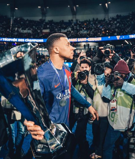 Real Madrid le ofreció este contrato a Mbappé: la promesa de Florentino y el dorsal de una leyenda