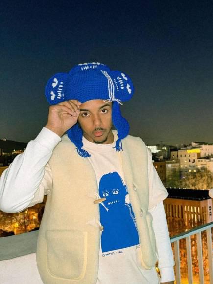 Jules Koundé causa revuelo: así son todos los excéntricos looks del futbolista de Barcelona que siempre está a la moda