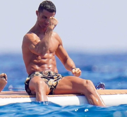 Con fotógrafa de lujo: Así disfruta y luce su cuerpazo Cristiano Ronaldo en sus vacaciones&nbsp;&nbsp;&nbsp;