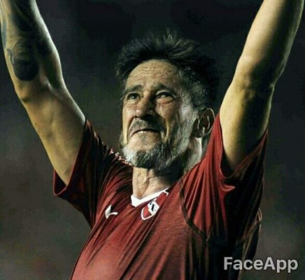 Hasta Carlos Pavón: Así serán tus ídolos y los grandes cracks del fútbol cuando sean ancianos