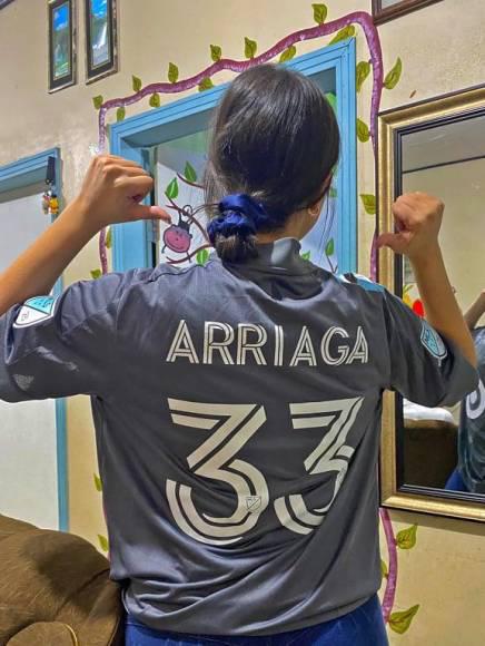 También juega al fútbol: Así es Daniella Zavala, la hermosa sampedrana que conquistó a nuevo legionario hondureño