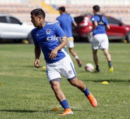Así se la pasan los jugadores hondureños mientras se define su futuro