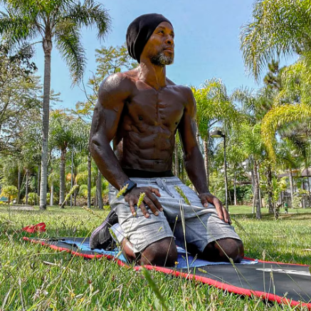 Jugó para Bayern Múnich y Real Madrid y así luce a sus 49 años: asegura que es más fuerte que Cristiano Ronaldo