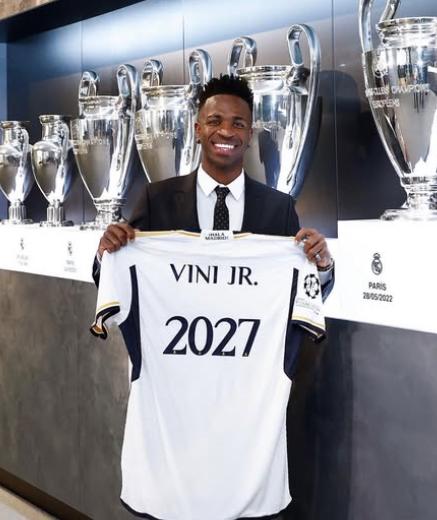 Vinicius aumenta su imperio: el club que está por comprar, sus negocios y el salario que cobra en Real Madrid