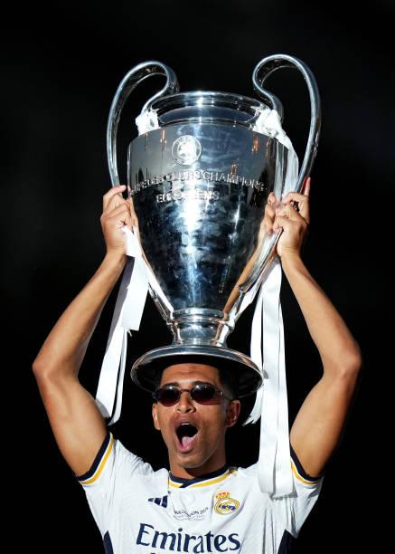 Real Madrid montó un fiestón en Cibeles: el puro de Ancelotti, Camavinga lidera los bailes y la despedida de Kroos