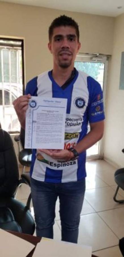 FICHAJES: Michaell Chirinos se va al extranjero y legionario regresa a Honduras