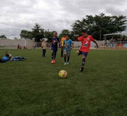 Inauguran un bonito estadio en el municipio de El Porvenir, Francisco Morazán
