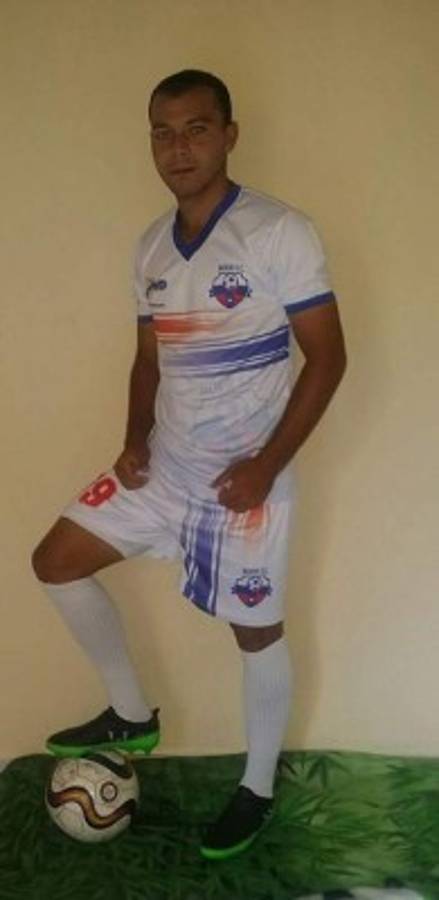 Un goleador y dos entrenadores se suman legión hondureña en Centroamérica