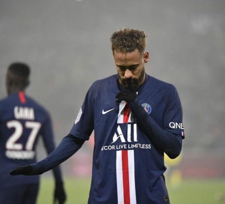 La polémica no se ha terminado: Neymar hace un gol y manda a callar a la afición del PSG
