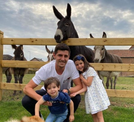 Yates, granjas y bicicletas: Las lujosas vacaciones de los futbolistas, Sergio Ramos con sorpresiva compañía