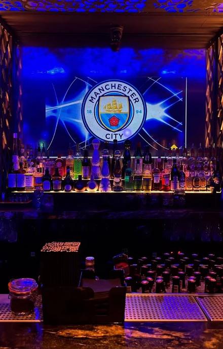 La loca fiesta del City: Haaland en pijama con su novia, Julián pone ebrio a Grealish y la hija de Pep se roba las miradas