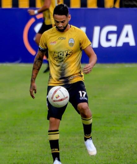Futbolista argentino busca a su familia tras los terremotos en Venezuela