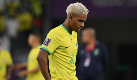 ¡Sorprendió a todos! El brasileño Rodrygo muestra por primera vez que es padre de gemelos y así es la madre de sus hijos