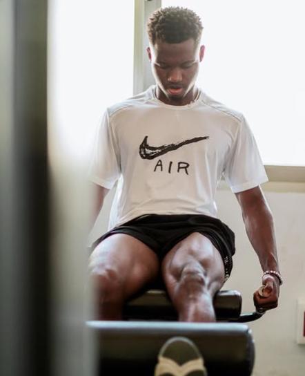 Costaba 80 millones, ahora solo vale cinco y Hansi Flick lo deja fuera del Barcelona: No cuento contigo