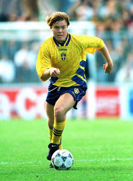 Se retiró con 28 años, casi gana el Balón de Oro y su vida dio un giro inesperado: ahora vende aspiradoras