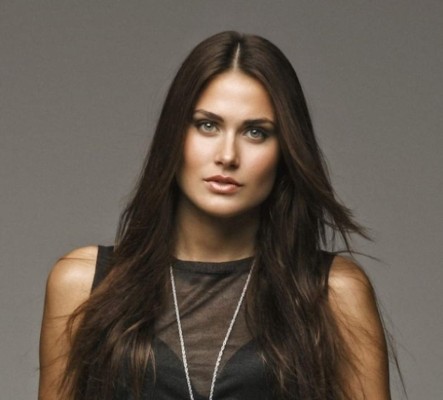 Zsuzsanna Jakabos, la nadadora húngara que roba suspiros fuera de la piscina