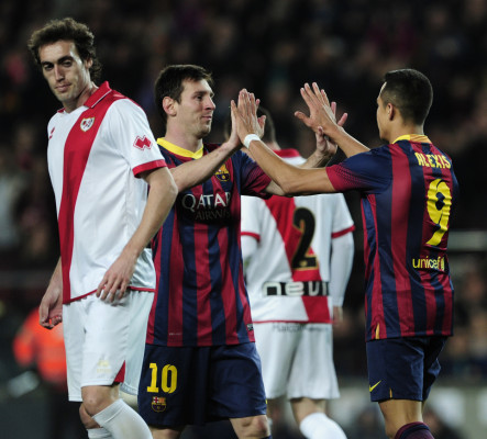 El Barcelona fulmina al Rayo y señala al City