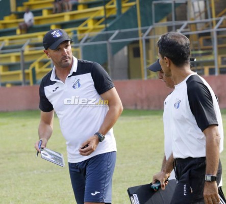 ¡Unas libras menos y poco pelo! Así lucía 'Palomo' Rodríguez a su arribo a Honduras en 2010