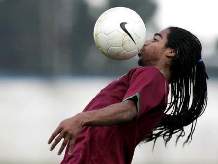 Fue “mejor” que Cristiano Ronaldo, estuvo preso y sorprende con su nueva vida: debutó en el cine para adultos