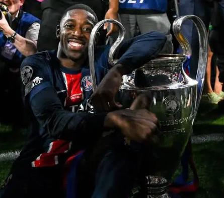 Dembélé rechazó la millonaria propuesta del PSG: el salario que está pidiendo para quedarse en el club