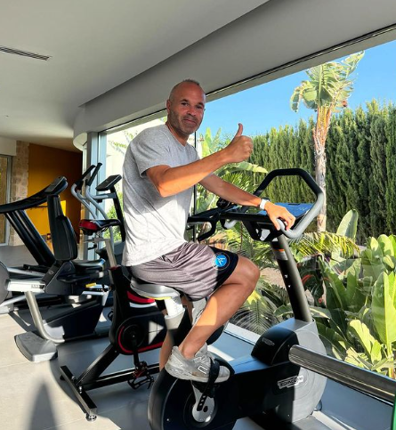 La “pesadilla” de Iniesta a sus 40 años: sufrió su primer descenso y la decisión que estaría por tomar