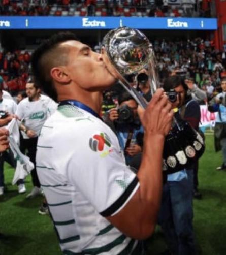 Fue campeón en México y revela la rara enfermedad que deterioró su rostro: Me diagnosticaron...