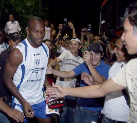 Fotos de aficionados con David Suazo.