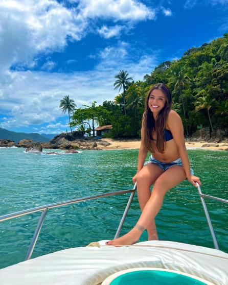 Vinicius es relacionado con despampanante modelo de Onlyfans: la prueba que dejaron por ‘error’ en Instagram