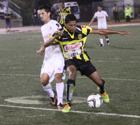 Real España y Olimpia igualaron 1-1 en el estadio Tad Gormley de New Orleans
