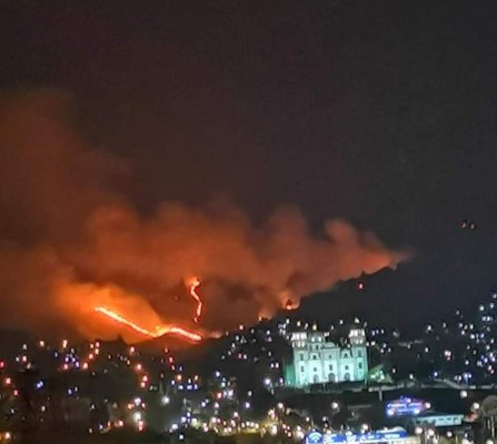 Las imágenes del voraz incendio en el sector de La Montañita en Tegucigalpa