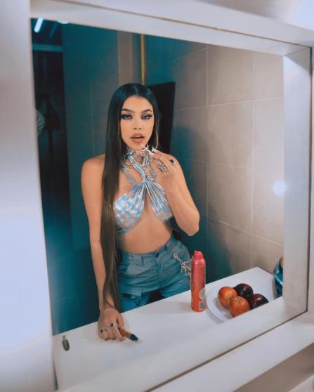 ¿Más que amigos? Vinicius publica foto y es vinculado con la sensual cantante mexicana Kenia Os