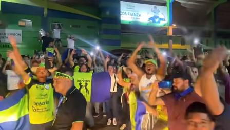 Caravana pletórica del Olancho en Juticalpa, locura por Auzmendi y el mensaje emotivo a Humberto Rivera