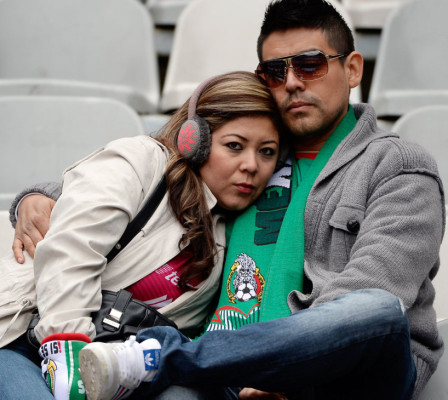 Ambiente en el Estadio Azteca -Mexico vs Nueva Zelandia .