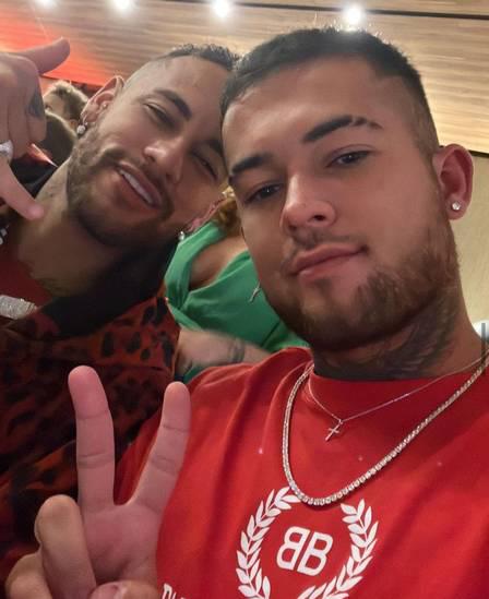 Padre de Neymar revoluciona Brasil con su nueva novia: sale con la mamá de un íntimo amigo de su hijo ¡13 años menor!